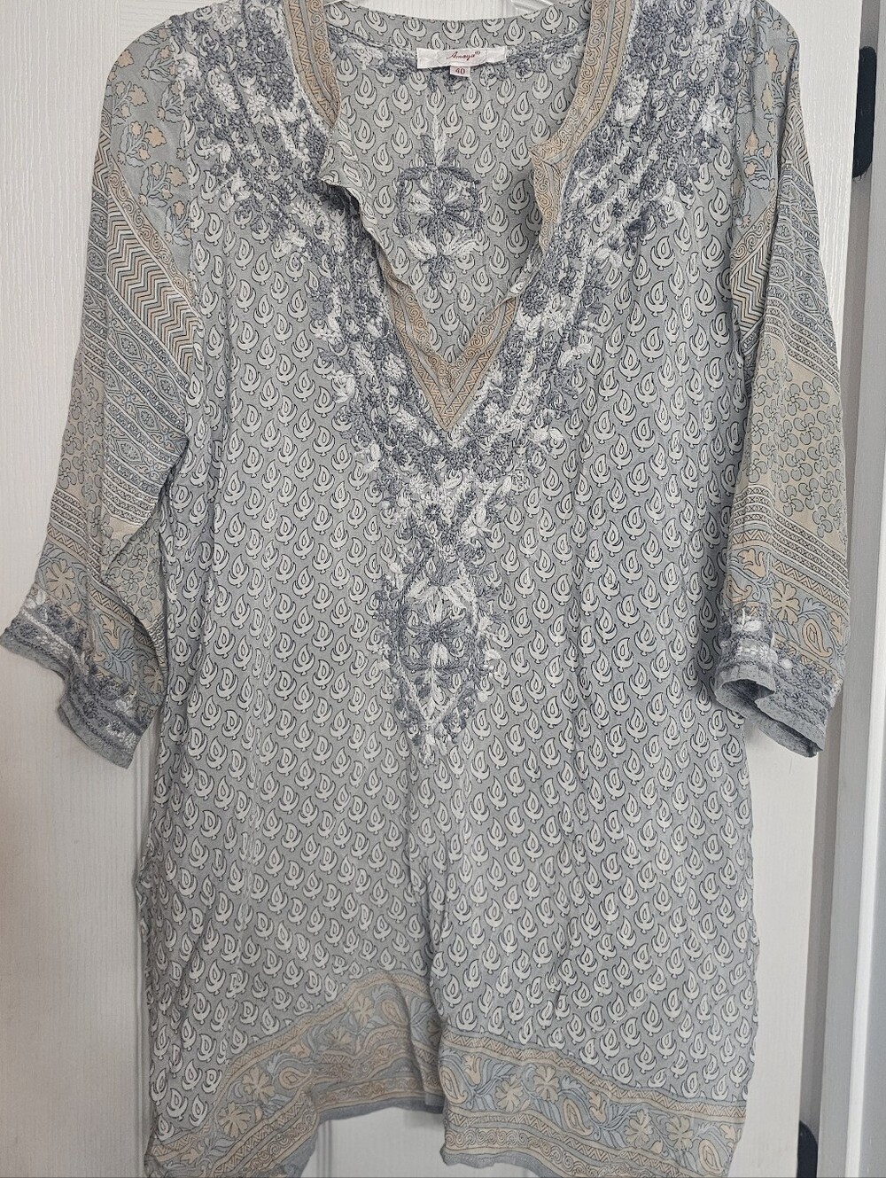 Amaya All Silk Light gray and yellow embroidery tunic with a relaxed fit. - Picture 11 of 11
